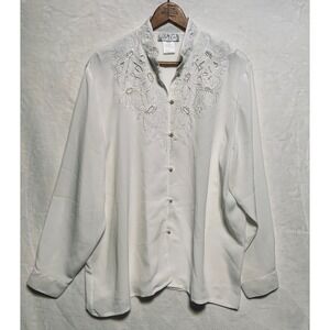 Vintage Secretary Blouse Womens 18W White Floral Embroidered Pearl Accent Button